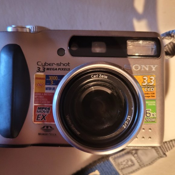 2 Cameras, Sony Cyber-Shot DSC-S75 & G.E.14 MP Ultrazoom Digital Camera-$100 obo - Picture 2 of 16